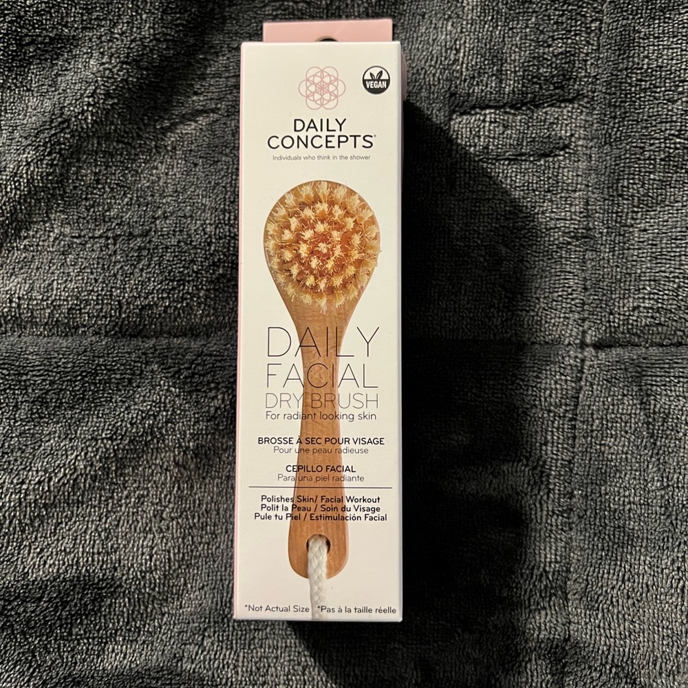 Daily Concepts Facial Dry Brush